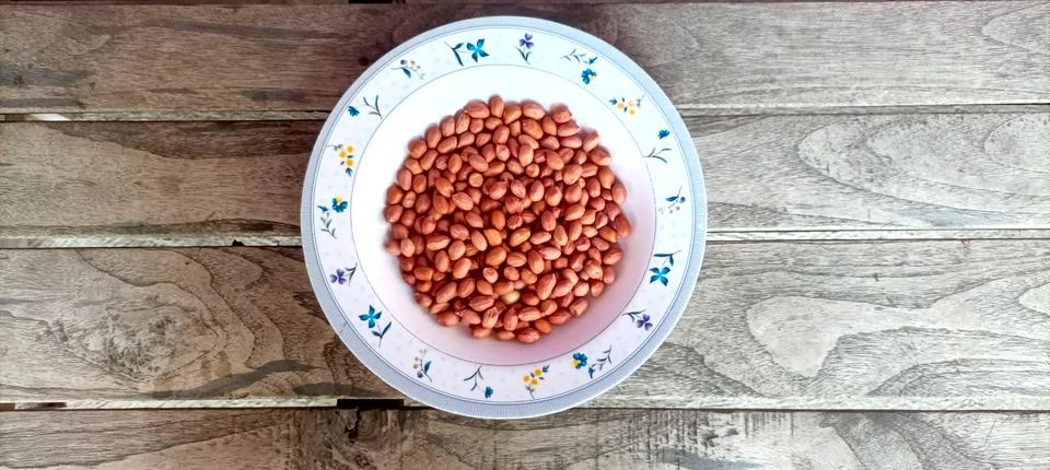 Raw peanuts Stock Photos