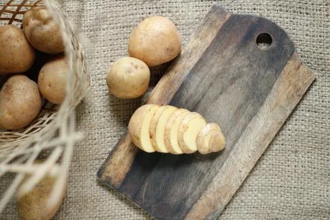 Raw of Potato with bright background Foto stock