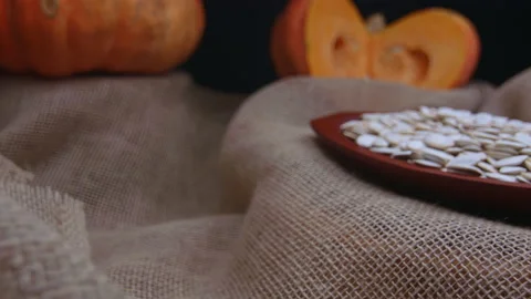 Raw pumpkin seeds Stockbeeldmateriaal 131453187