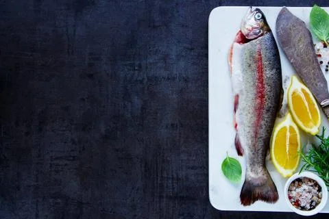 Raw rainbow trout Foto stock