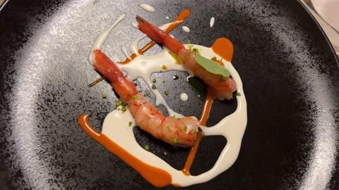 Raw shrimps in the plate Stock-Footage 232221464