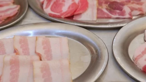 Raw Sliced Pork and Beef on Tray for Thai BBQ 库存影片 344400476