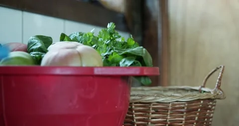 Raw Veggies 4k Stock-Footage 140290710