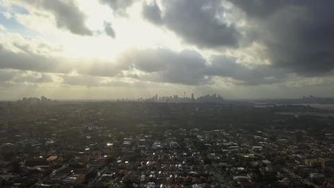 Ray of light on Sydney skyline. Video stock 100010296