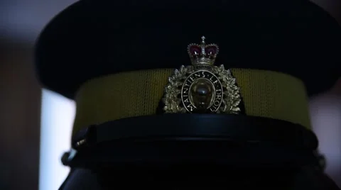RCMP Putting Hat on Extreme Close Vidéo 50224402