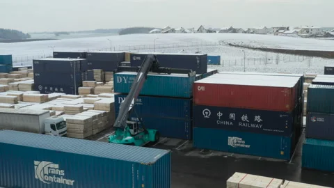 The reachstacker moves containers  Stock Footage 154254557