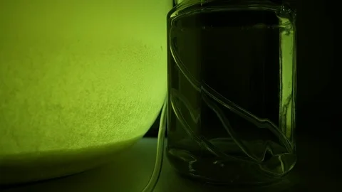 Reaction with gas in the laboratory Видео 81047103