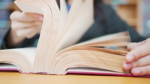 Read a book Video stock 150402566