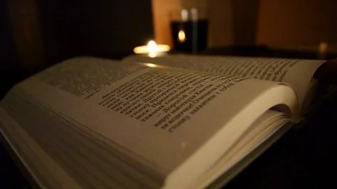 Read a book, scrolling pages Stock Footage 124168929