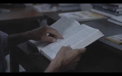 Reading Bible Видео 295465771