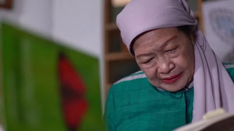 Reading a book. Stock Footage 287314835