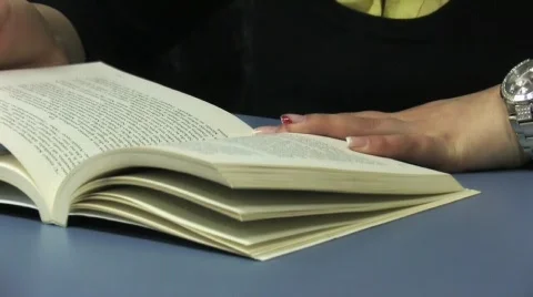 Reading a book, HD 720 스톡 동영상 357276