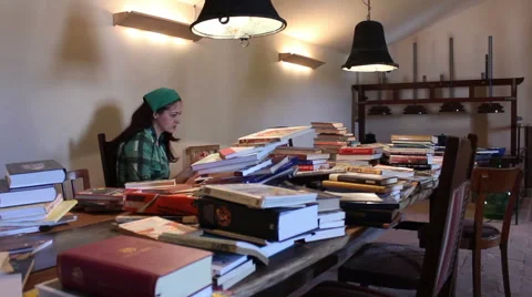 Reading books Stock Footage 46668802