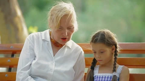 Reading In A Park Stock Footage 51766520