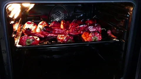 Ready to bake barbecue large sweet red pepper, pepper capia, 스톡 동영상 115664321