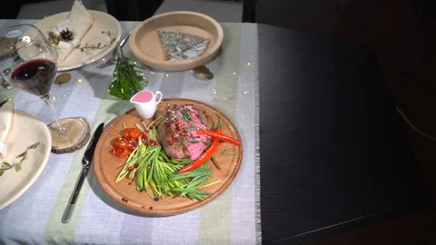 Ready beef steak with vegetables 動画素材 103345812