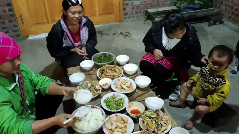 Ready to eat dinner prepared by HMong people in Sapa, Vietnam 스톡 동영상 248238202