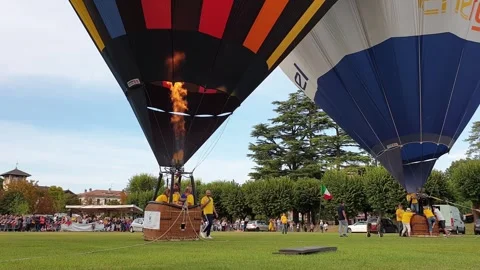 Ready to launch hot air balloon in Italy Видео 280892288