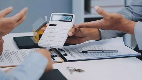 Real estate broker agent presenting and consult to customer to decision mak.. Stock Footage 245491538