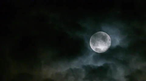 Real Full moon night clouds creepy no CG Stock-Footage 24971011