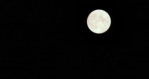 Real Full Moon Night Clouds Creepy. Moon Rise 4k. Stock Footage 161387032