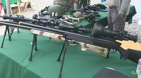 Real guns 스톡 동영상 10833411