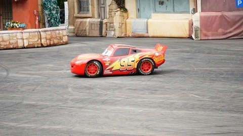 Real lightning mcqueen live performance at stuntman show 動画素材 115861398