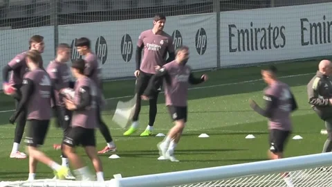Real Madrid completes preparations with Huijsen, Camavinga absent, Madrid, ES -  Stock-Footage 329934591