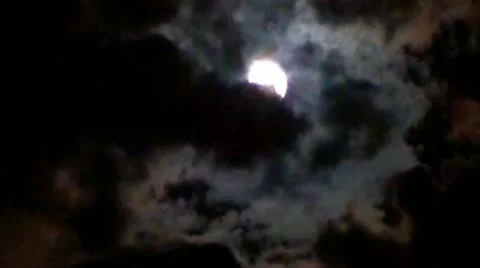Real Moon and Dark Clouds Видео 11891479