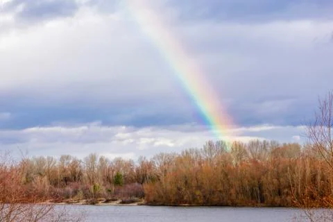 Real Rainbow Over the River Fotos de archivo