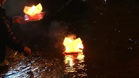Real Shot of Floating Lantern Activity in Lijiang Ancient City Yunnan China 스톡 동영상 336883323