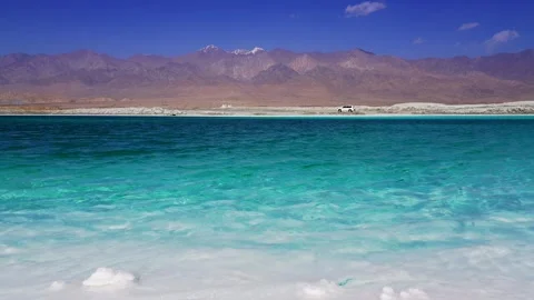 Real Shot Panorama of Wide Two Color Salt Lake on Sunny Day at Emerald Lake Video stock 337150498