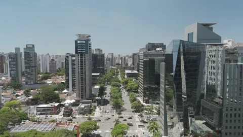 Real-Time Dolly-Forward Over Faria Lima and JK Intersection Stock Footage 322080674