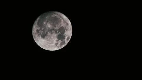 Real-time UHD shot of the moon Video stock 106080436
