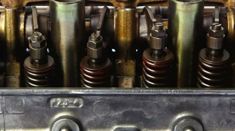 Real used car motor engine part Vídeos de archivo 53054424
