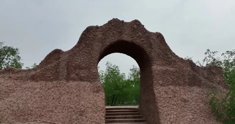 Real-world video: Moving Shot Of Rock Arch And Danxia Mountains Vídeos de archivo 312929494