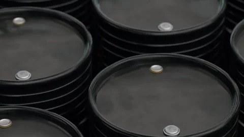Realistic camera loop 3D animation of petrol drums staked in a warehouse Vídeos de archivo 334030861