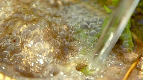 Realistic water splash Stock Footage 164923383