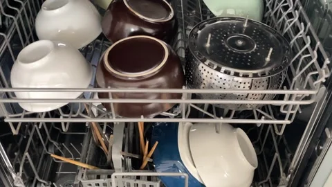 Realtime, 4k, open dishwasher at home,tracking, Video stock 253436671