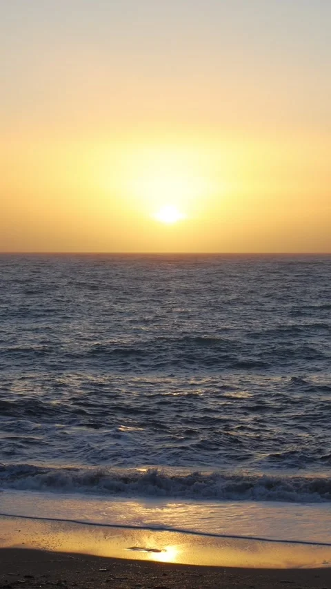 Realtime Ocean Waves Rolling Onto The Shore Stock Footage 341506989