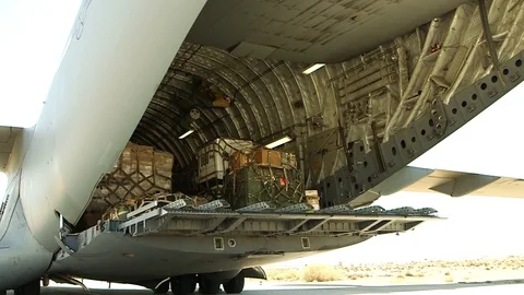 Rear cargo door closing on C-17 Globemaster Stock Footage 87072234