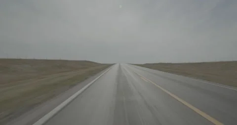 Rear driving plate - Highway 87 at Arthur Road Sheridan County Vídeo Stock 290076699