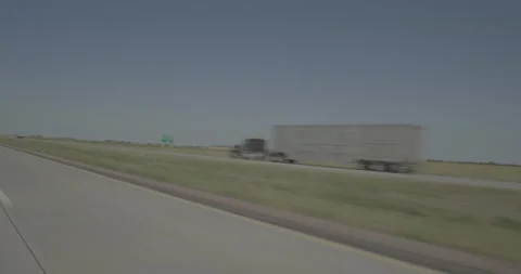 Rear left driving plate - Highway 90 at Mile 321 Davison County Vídeo Stock 290804161