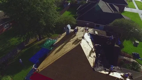 Rear Rotating Aerial View Large Home Renovation Improvement Workers 動画素材 85393494