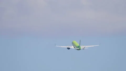 Rear view, airplane take off Stock Footage 169063556