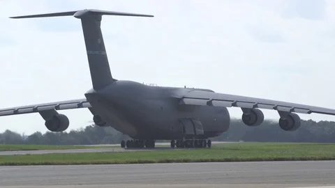 Rear view of C-5 Super Galaxy taxiing Stock-Footage 96147782