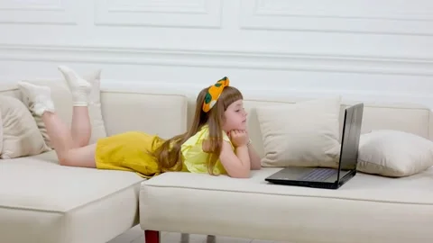 Rebecque looking at laptop Video stock 157910774