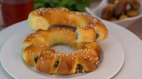 Recipe Maarouk of Aleppo, soft brioche with date paste Stock Footage 240610373