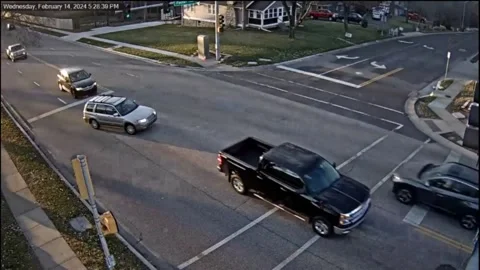 Reckless Driver Causes Head-On Collision in Overland Park, USA Video stock 280572045