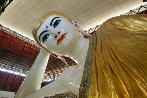 Reclining buddha yangon Stock Photos